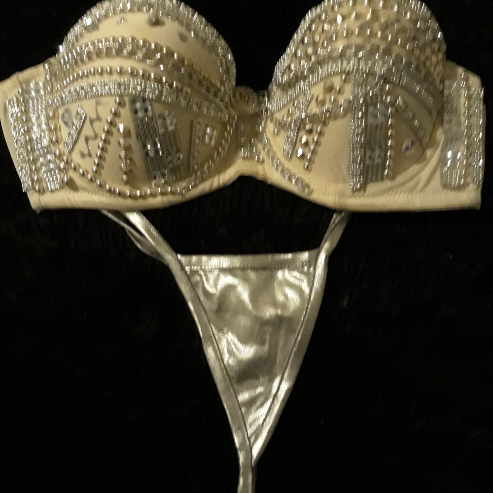 bra - Picture 3 of 5